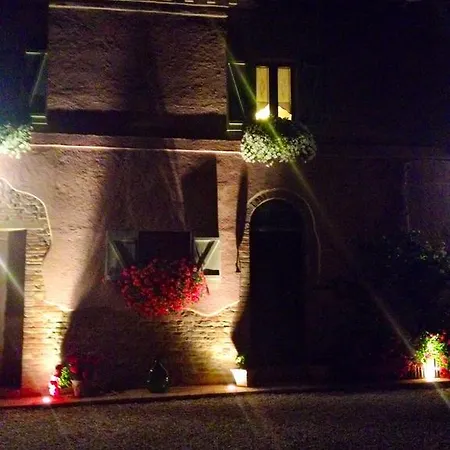 Bed & Breakfast Casale Delle Rondini 3*