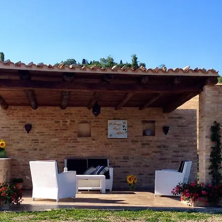 Casale Delle Rondini Bed and Breakfast