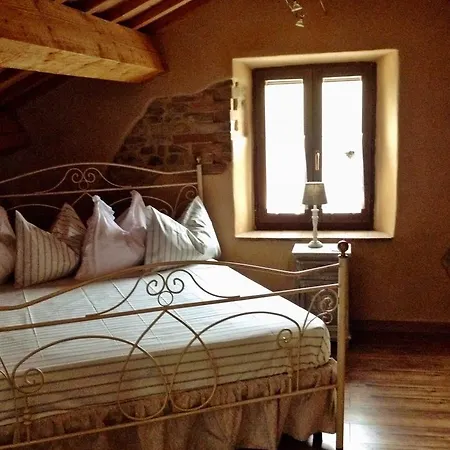 Casale Delle Rondini Bed & Breakfast *