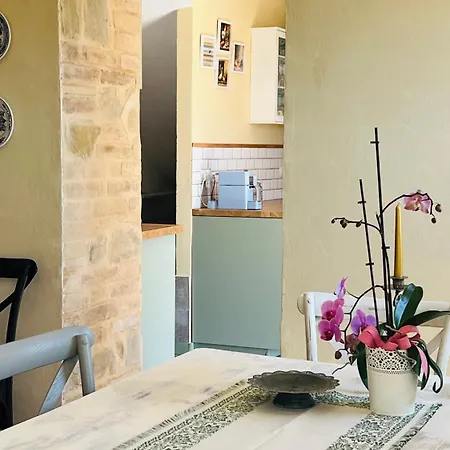 Casale Delle Rondini B&B