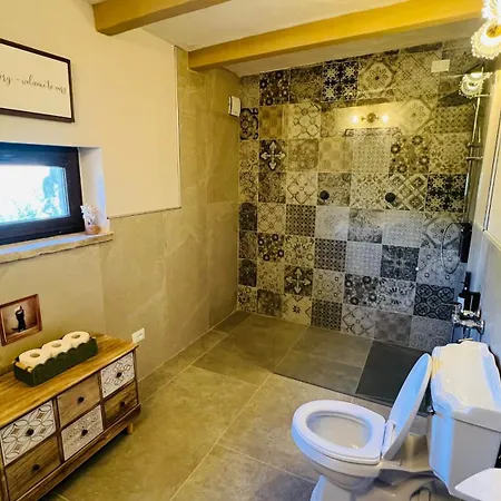 Casale Delle Rondini B&B 톨렌티노