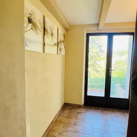 Casale Delle Rondini B&B
