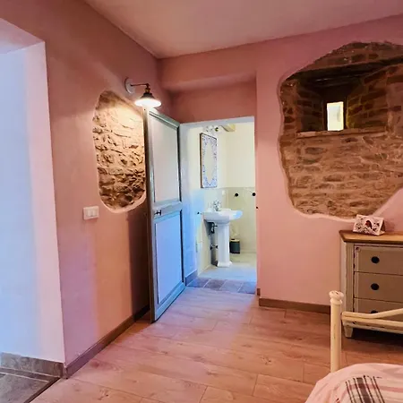 Casale Delle Rondini B&B 톨렌티노