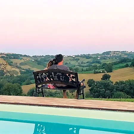 Casale Delle Rondini Bed & Breakfast 4*