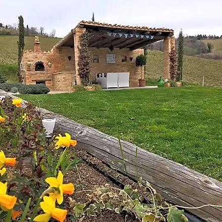 ベッド・アンド・ブレックファスト Casale Delle Rondini