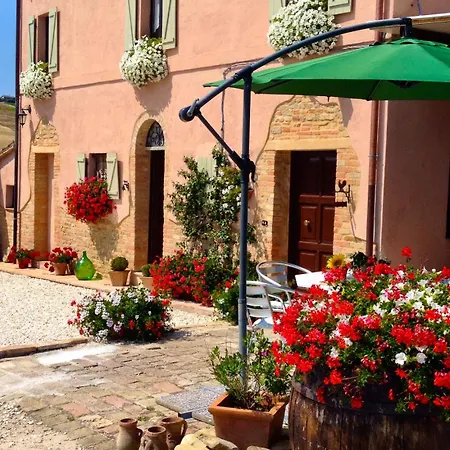 Casale Delle Rondini 4* Tolentino