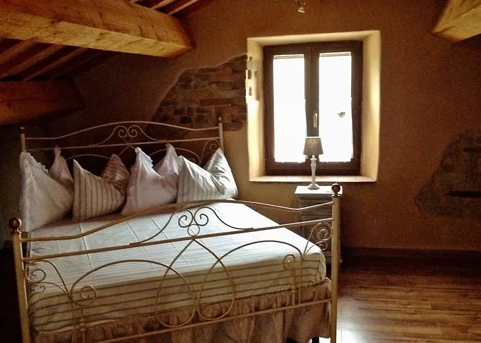 卡萨莱阿尔隆蒂尼住宿加早餐旅馆 住宿加早餐酒店 3*